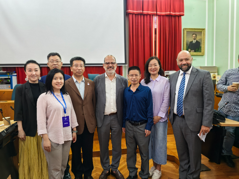 图5 交流团与广州友城利马索尔市市长Yiannis Armeftis、副市长Demos Katsis、中国驻塞浦路斯大使刘彦涛合影.jpg 图5 交流团与广州友城利马索尔市市长Yiannis Armeftis、副市长Demos Katsis、中国驻塞浦路斯大使刘彦涛合影.jpg